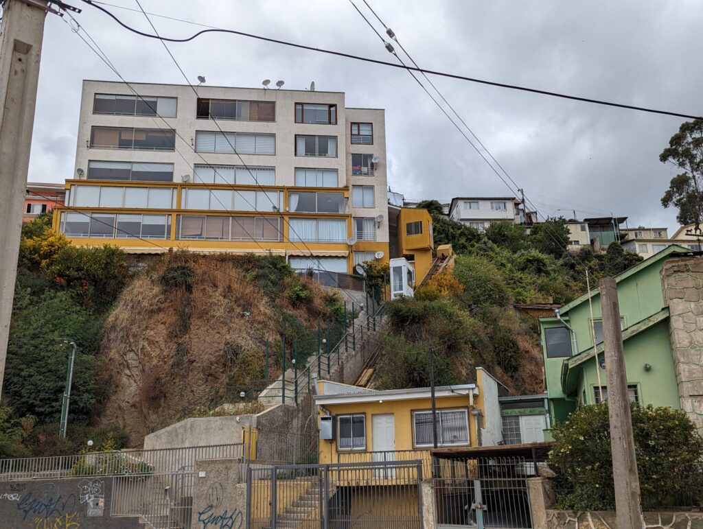 Immeuble avec son propre ascenseur !